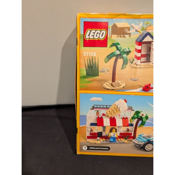LEGO Creator 3-in-1 Beach Camper Van (31138) – Factory Sealed (Box Wear) - Picture 4 of 9